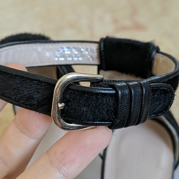 Italian leather stiletto sandal with fur detail - Picture 3 of 6